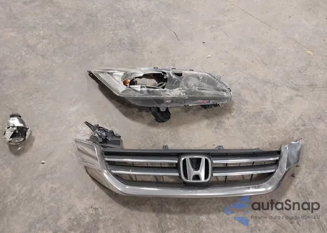 2013 Honda Accord Lx z USA, uszkodzony, nr VIN 1HGCR2F33DA003315